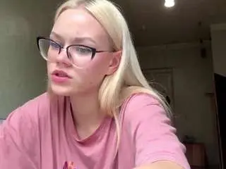 Valeriepfifer  live sex cam