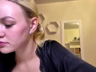 Valeriepfifer  live sex cam