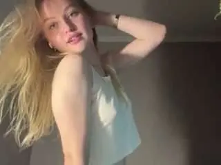 Wanitapetruzzi  live sex cam