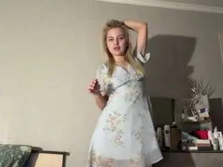 Wanitapetruzzi  live sex cam