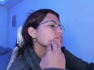 Lady-brownnnn  live sex cam