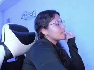 Lady-brownnnn  live sex cam