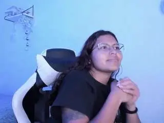 Lady-brownnnn  live sex cam