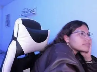 Lady-brownnnn  live sex cam