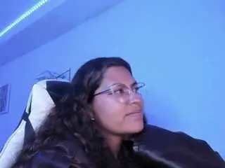 Lady-brownnnn  live sex cam