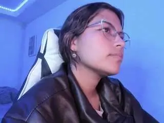 Lady-brownnnn  live sex cam