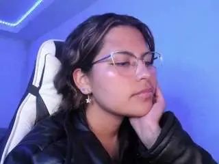 Lady-brownnnn  live sex cam