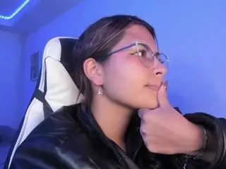 Lady-brownnnn  live sex cam