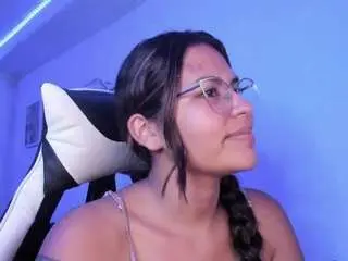 Lady-brownnnn  live sex cam