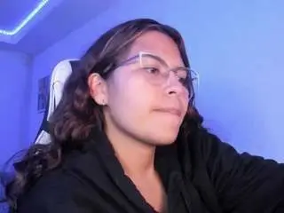 Lady-brownnnn  live sex cam