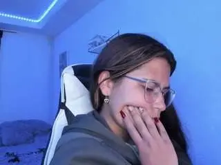 Lady-brownnnn  live sex cam