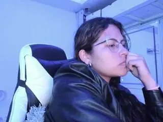 Lady-brownnnn  live sex cam