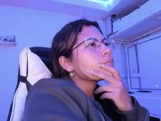 Lady-brownnnn  live sex cam