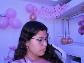 Lady-brownnnn  live sex cam