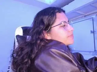 Lady-brownnnn  live sex cam