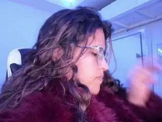 Lady-brownnnn  live sex cam
