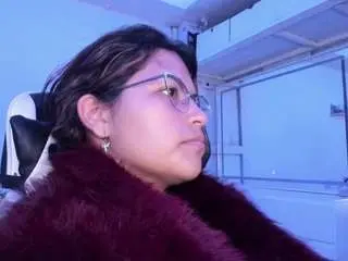 Lady-brownnnn  live sex cam