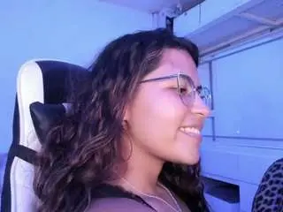 Lady-brownnnn  live sex cam