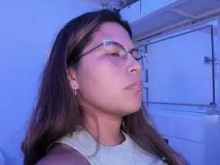 Lady-brownnnn  live sex cam