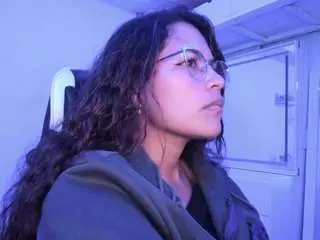 Lady-brownnnn  live sex cam