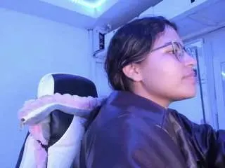 Lady-brownnnn  live sex cam