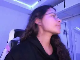 Lady-brownnnn  live sex cam