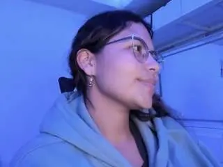 Lady-brownnnn  live sex cam
