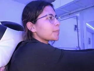 Lady-brownnnn  live sex cam