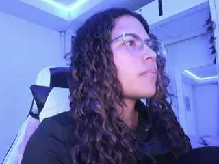 Lady-brownnnn  live sex cam