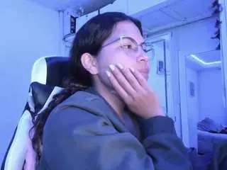 Lady-brownnnn  live sex cam