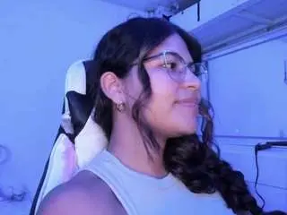 Lady-brownnnn  live sex cam