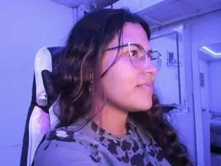 Lady-brownnnn  live sex cam