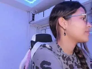 Lady-brownnnn  live sex cam