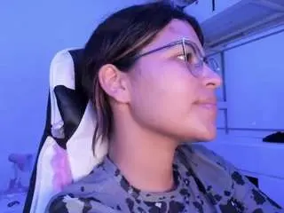 Lady-brownnnn  live sex cam