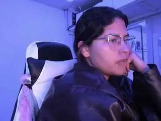 Lady-brownnnn  live sex cam