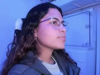 Lady-brownnnn  live sex cam