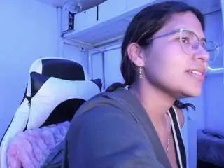 Lady-brownnnn  live sex cam