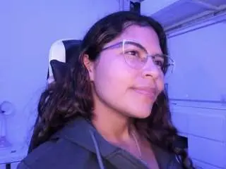 Lady-brownnnn  live sex cam