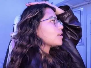 Lady-brownnnn  live sex cam