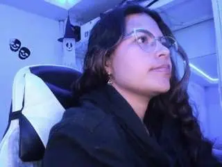 Lady-brownnnn  live sex cam