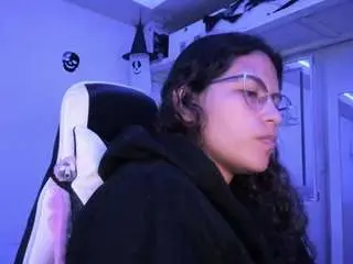 Lady-brownnnn  live sex cam