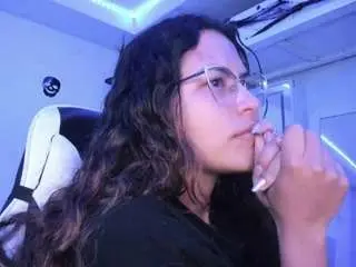 Lady-brownnnn  live sex cam
