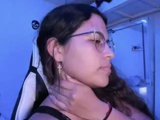 Lady-brownnnn  live sex cam