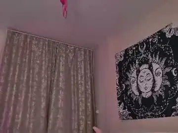 Amyskymoon  live sex cam