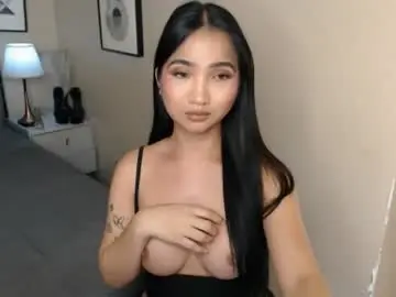 Itsyogirlnikki  live sex cam