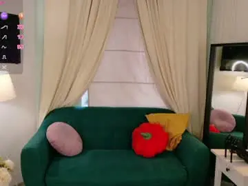 L_u_n_a__  live sex cam