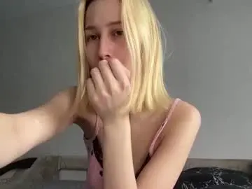 Roxifrost  live sex cam