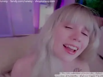 Runesy  live sex cam