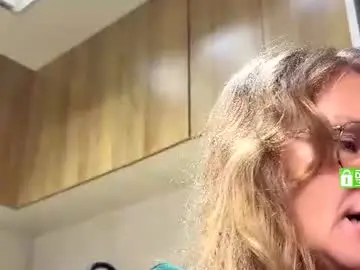 Yes_mommy_zlata  live sex cam