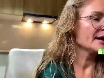 Yes_mommy_zlata  live sex cam